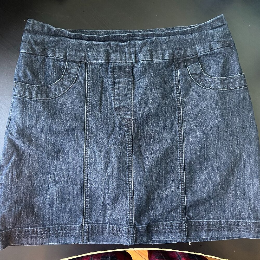 Contrast Jean Skirt with Shorts Size 9 16'' Long